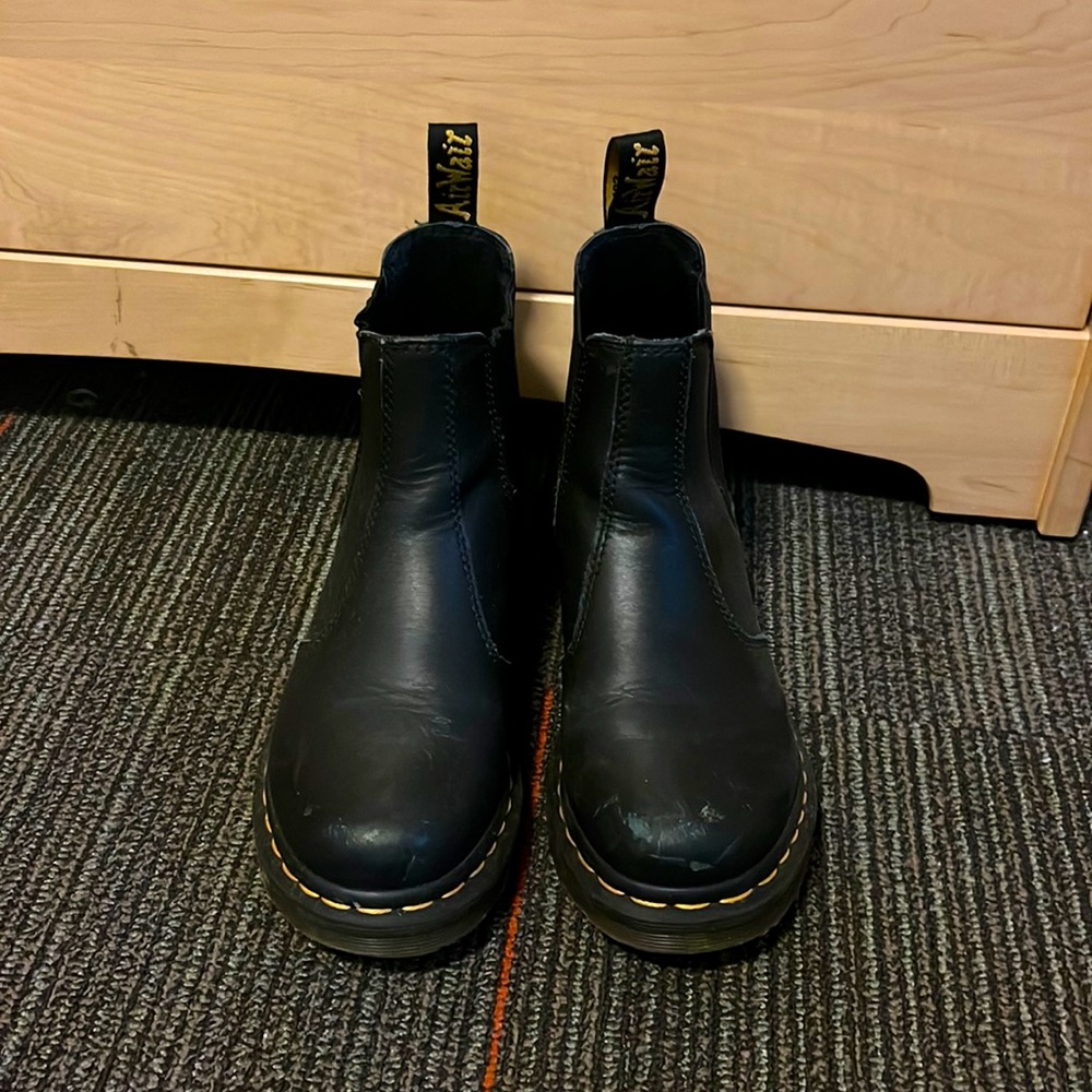 Smooth leather Chelsea boots